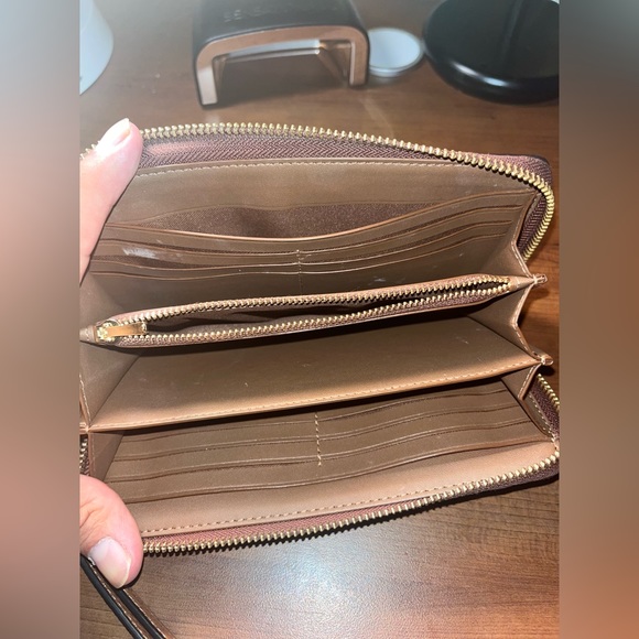 Coach wristlet - Picture 2 of 6